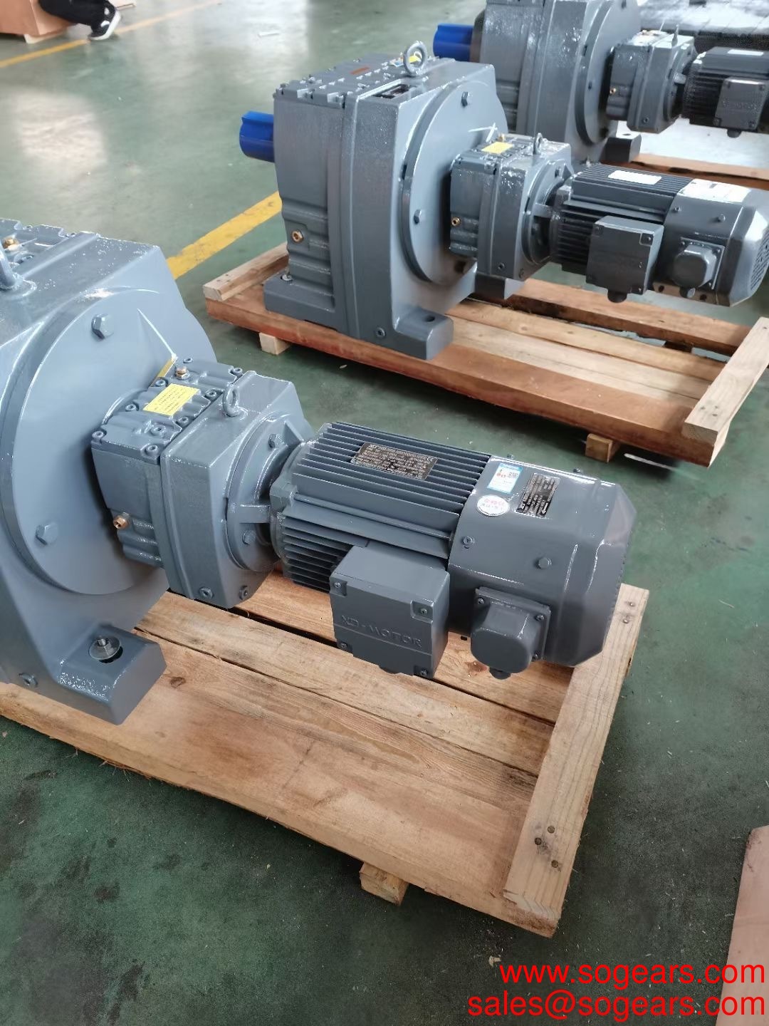 Increaser Gearbox cylindrical helical gear box mining gearboxes speed reducer for feeder conveyor