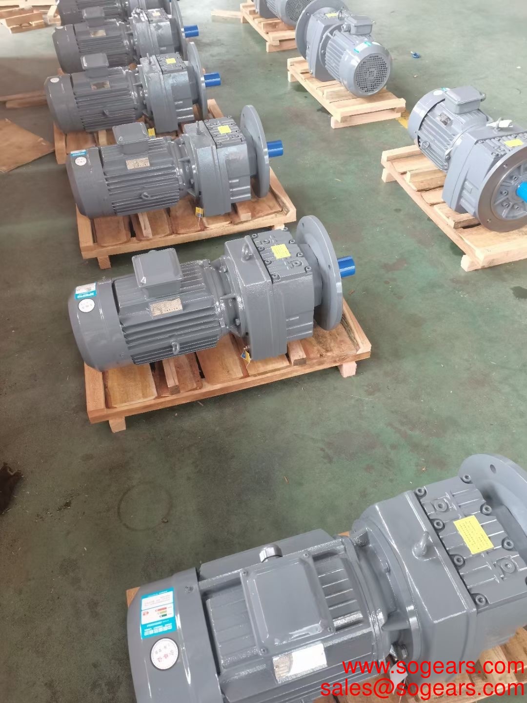 Increaser Gearbox cylindrical helical gear box mining gearboxes speed reducer for feeder conveyor