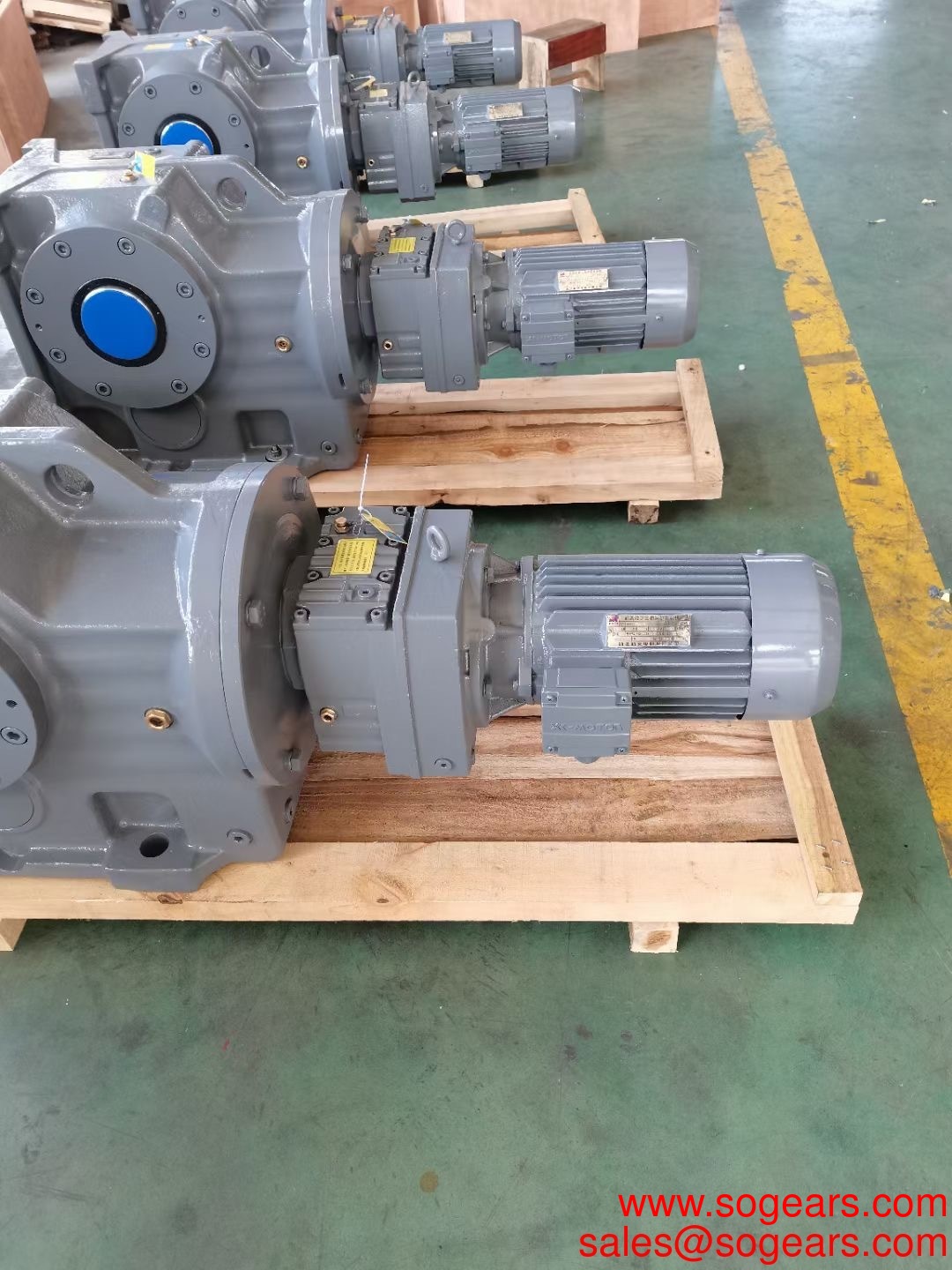 Increaser Gearbox cylindrical helical gear box mining gearboxes speed reducer for feeder conveyor