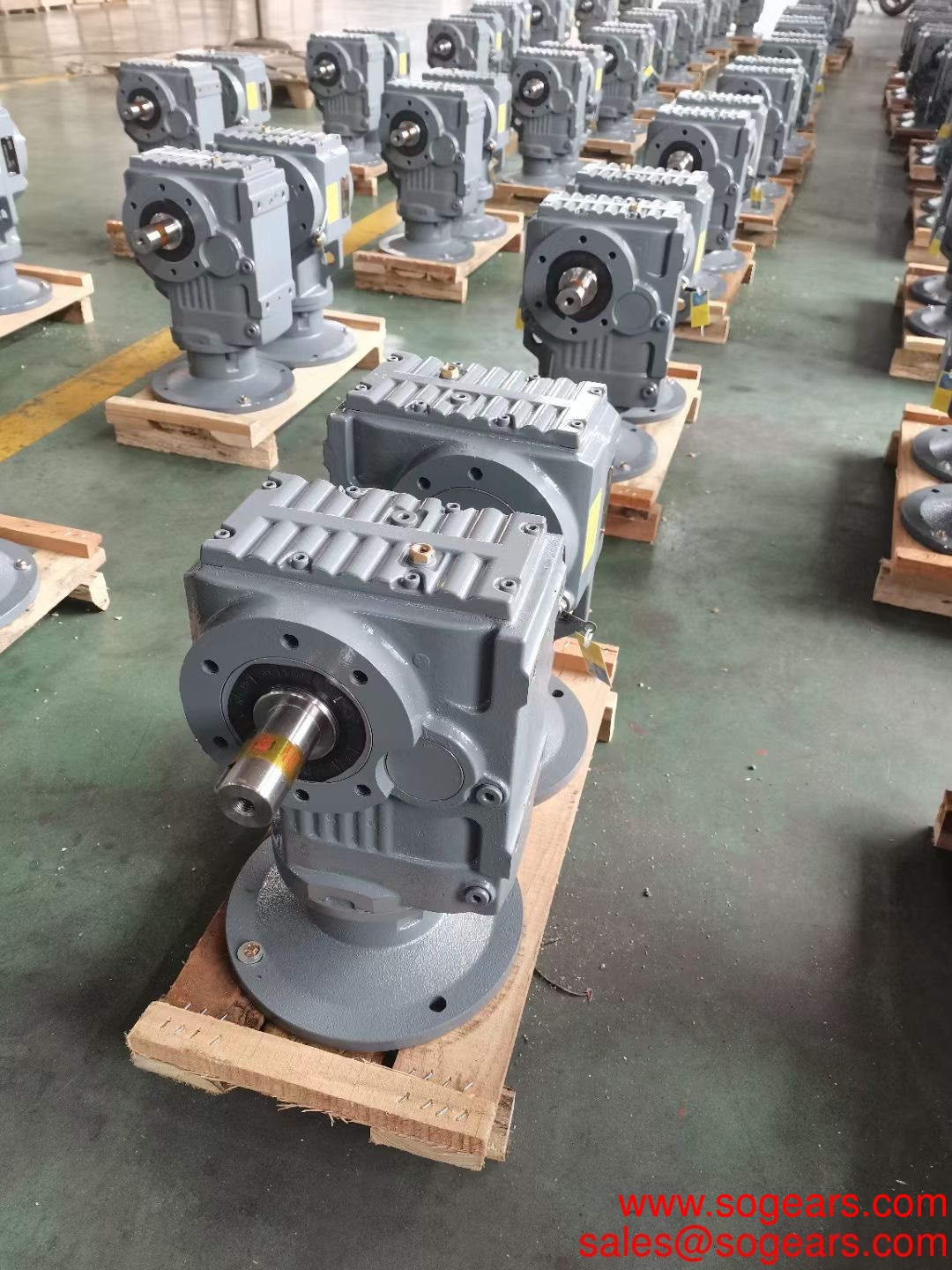 Professional Manufacturer of K Series Transmission Helical bevel Gearbox for lifting in China