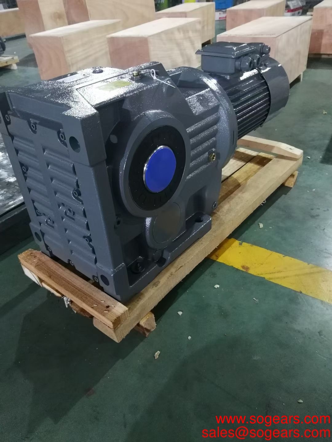 MRC Series Quality Precision Helical Gear Reducer Gearbox Unit Helical Gear Motor