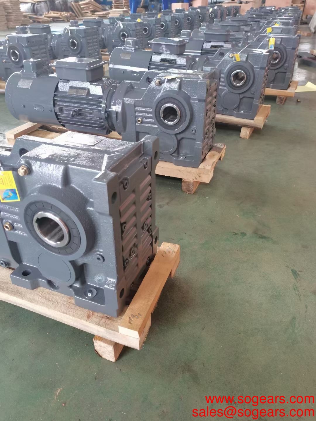 Factory Worm Gear Motor Gear Helical Gearbox parallel hollow shaft gearmotor flange mounted