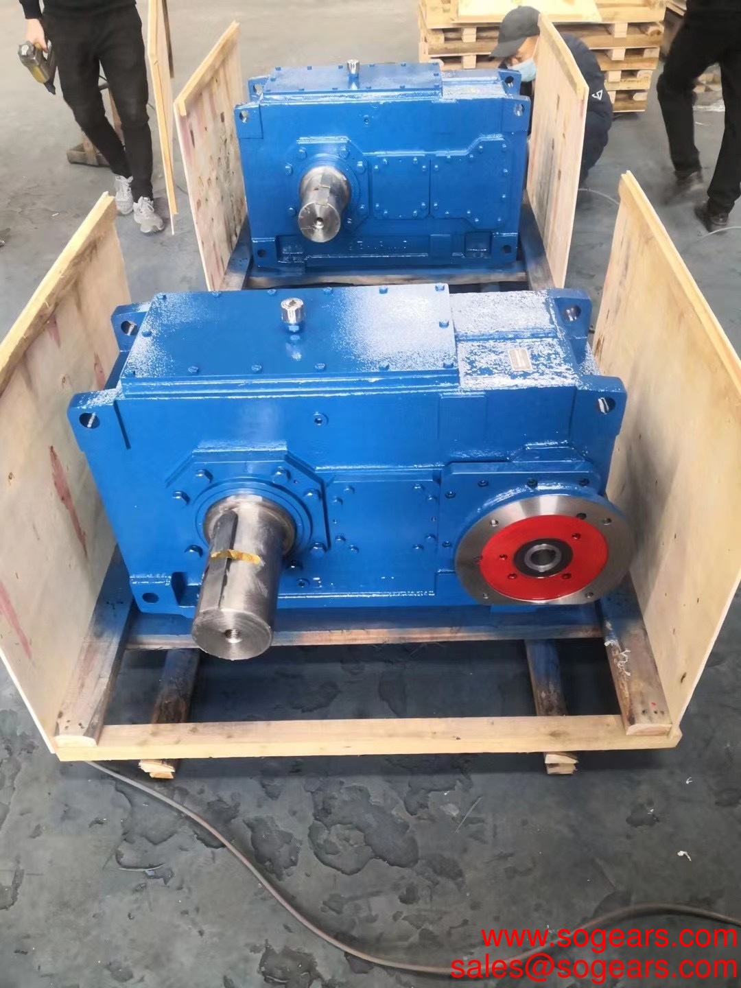 High Quality Foot or Flange Mounting Industrial Multistage Bevel Helical Gearbox for Bucket Elevators