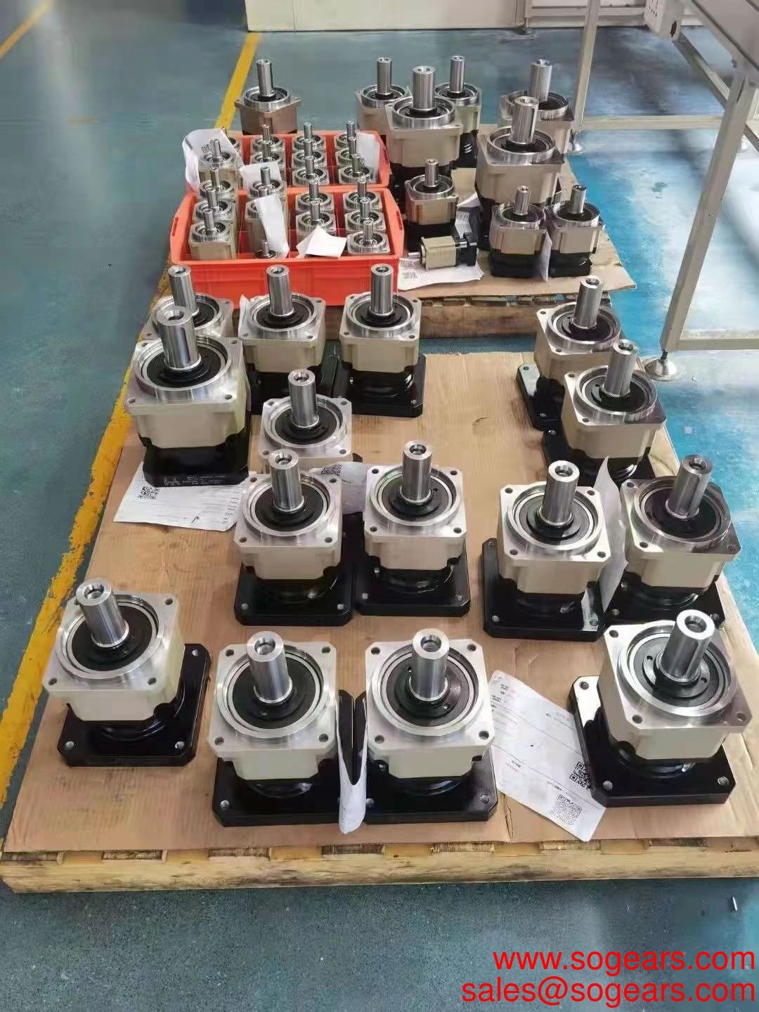 Helical gearbox 90 degree transmission udl motor speed variator gearboxes with torque arm