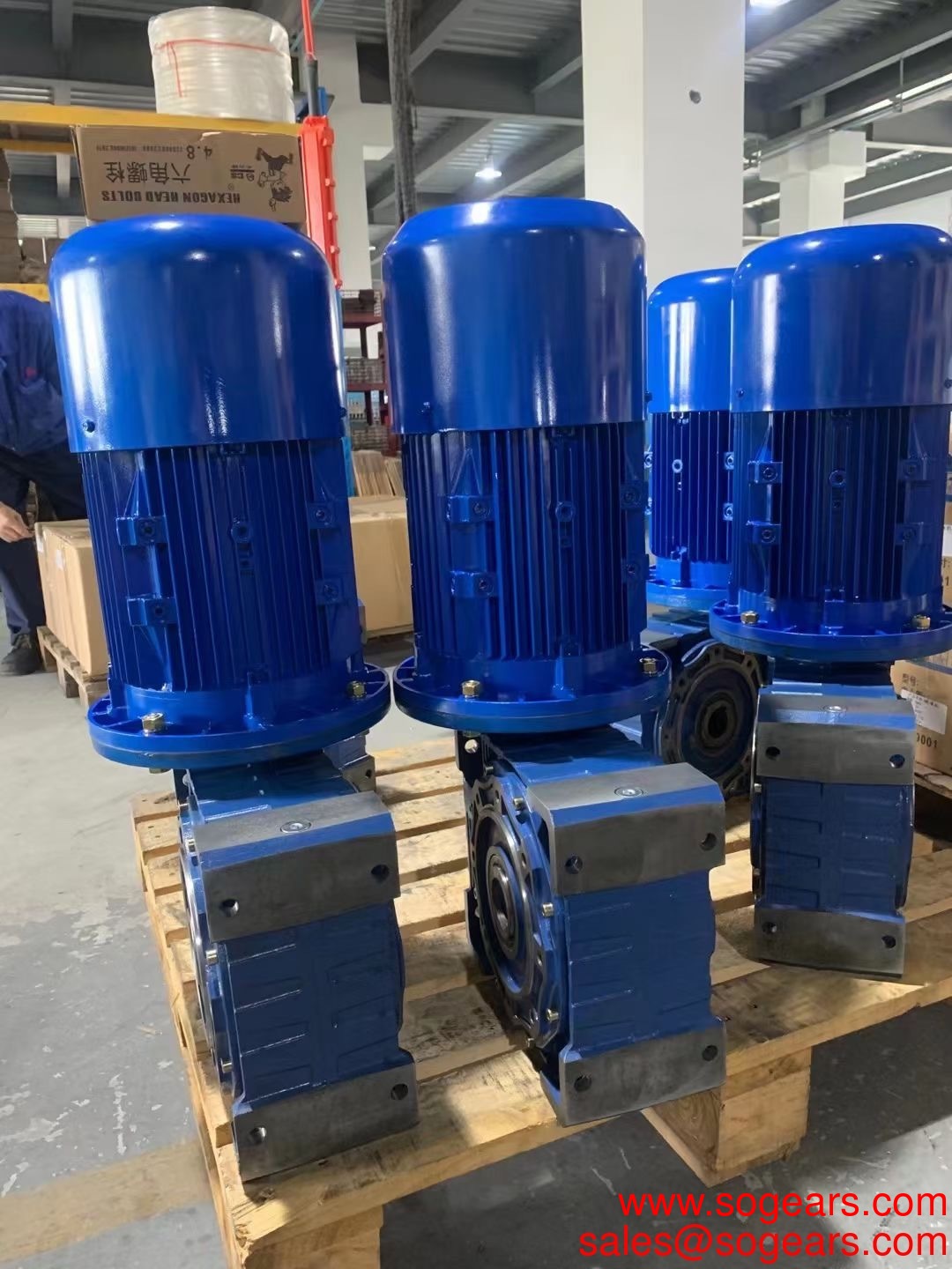 5.5kw F series Helical Speed Reducer Gearbox F Series AC helical Reducer Geared Motor