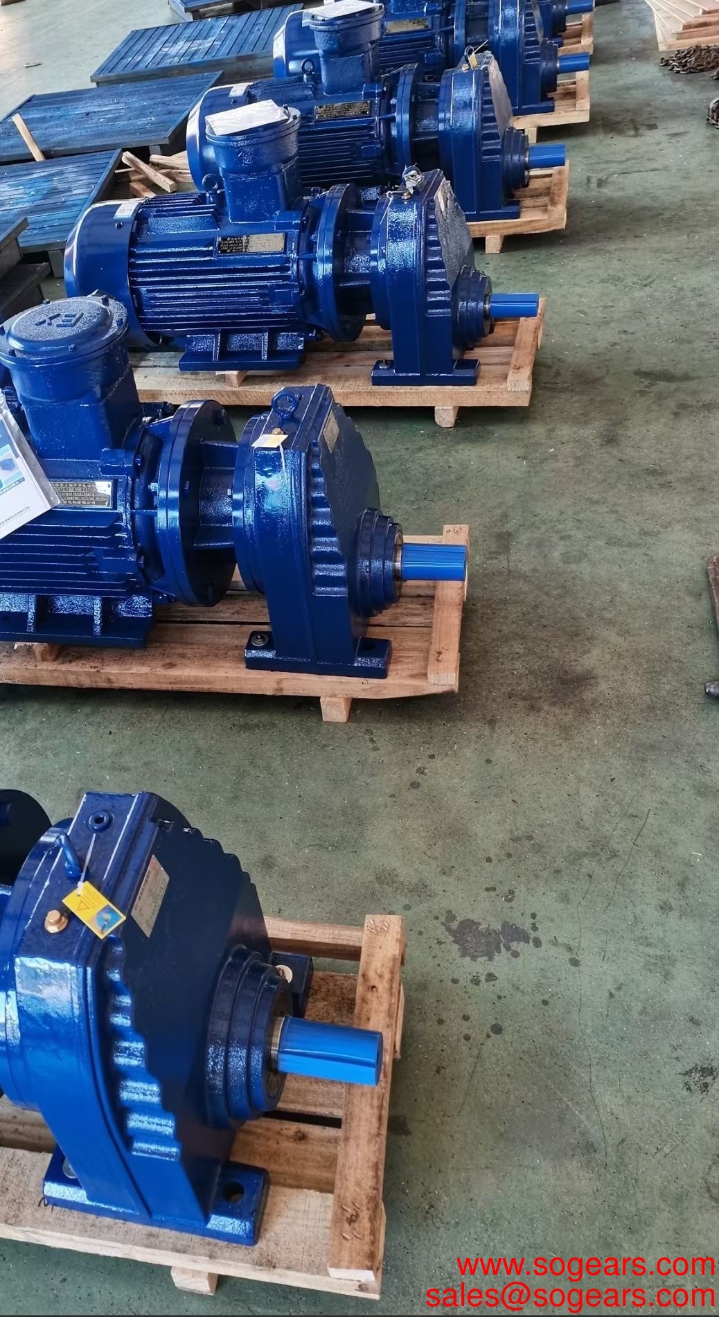 Gearbox Gear Reducer with Electric Motor Parallel Reducer Concrete Mixer speed reduce